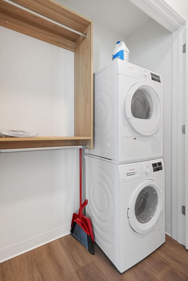 Building Photo - 1000 S Michigan Ave