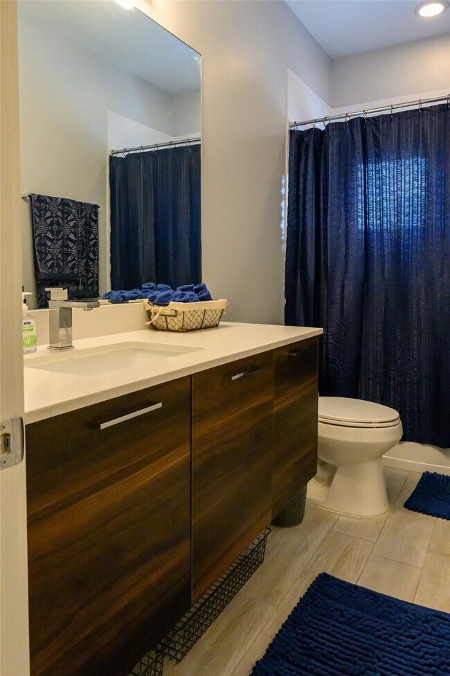 Building Photo - 4618 Nichols St