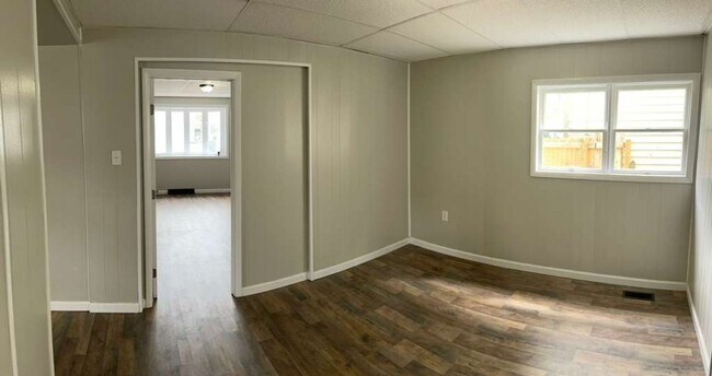 Building Photo - 315 10th St