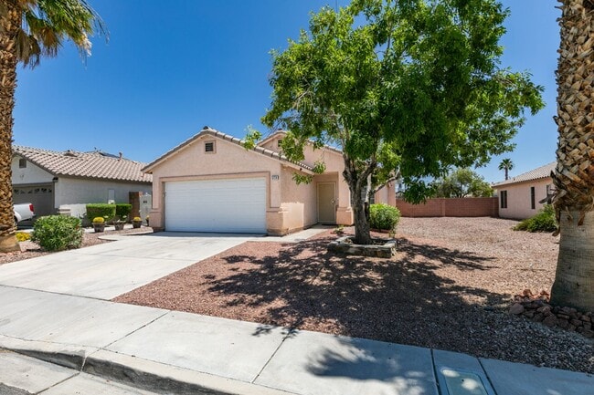 Building Photo - 3-Bedroom Home with Upgraded Cooling & Gre...