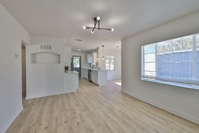 Building Photo - 867 53rd Terrace N