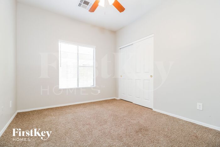 Building Photo - 8429 W Avalon Dr