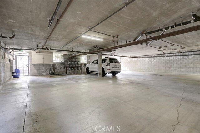 Building Photo - 635 E Angeleno Ave