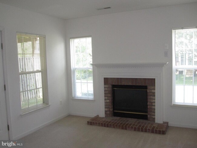 Building Photo - 2106 Harrow Dr