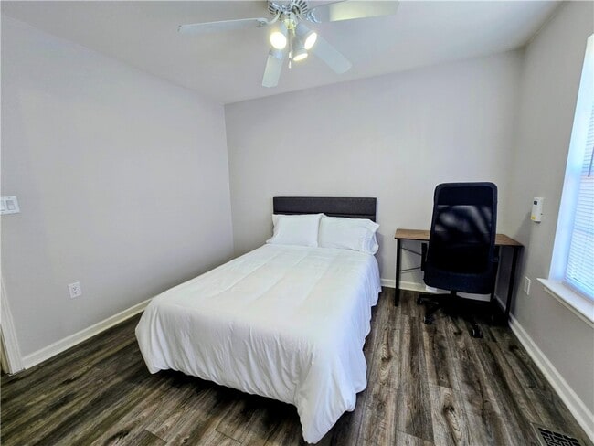 Building Photo - 220 Campus Dr