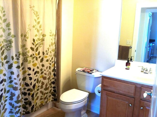 Building Photo - 2 bedroom/ 2 bathroom- Bennington on the Park