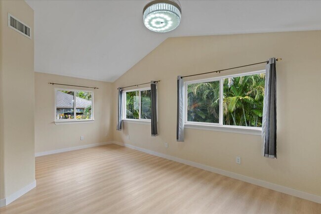 Building Photo - 18 Puuaina Pl