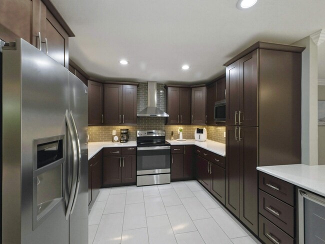 Building Photo - 1127 Sea Pines Way