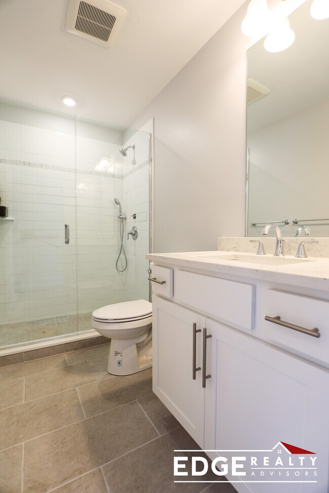 Building Photo - 107 Kenrick St