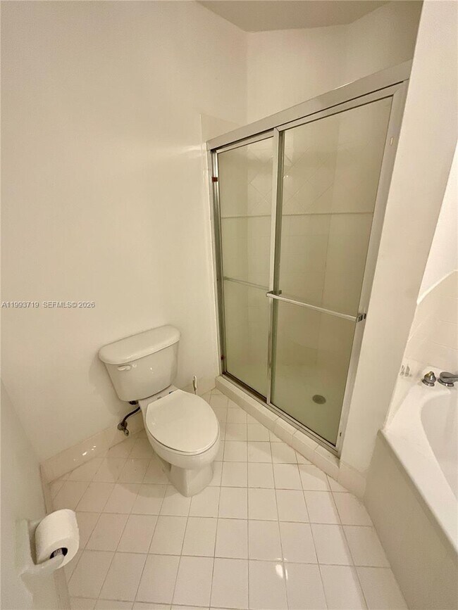 Building Photo - 5628 NW 113th Ave