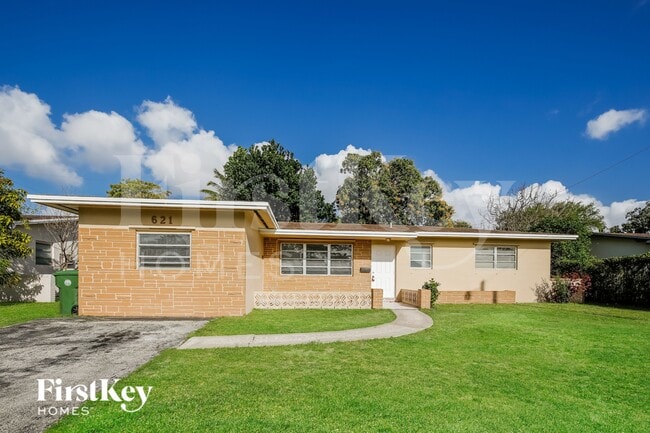 Building Photo - 621 SW 69th Terrace