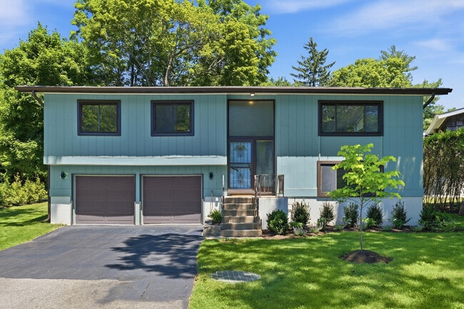 Building Photo - 7 Brookdell Dr