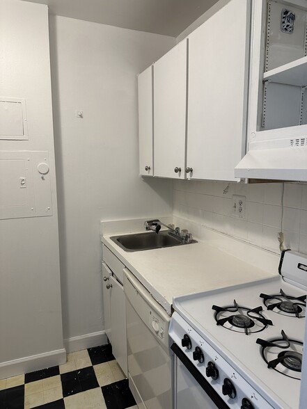 Featured - 1111 Arlington Blvd