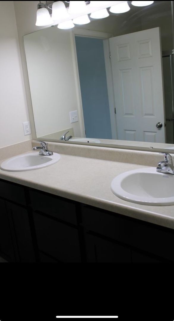 Building Photo - BRITTANY CHASE...3 Bedroom 2 Bath