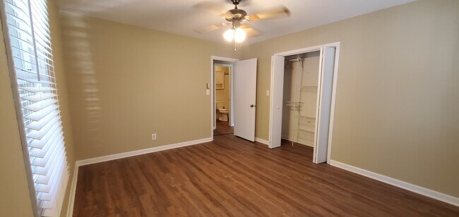 Building Photo - 102 Boyd Dr