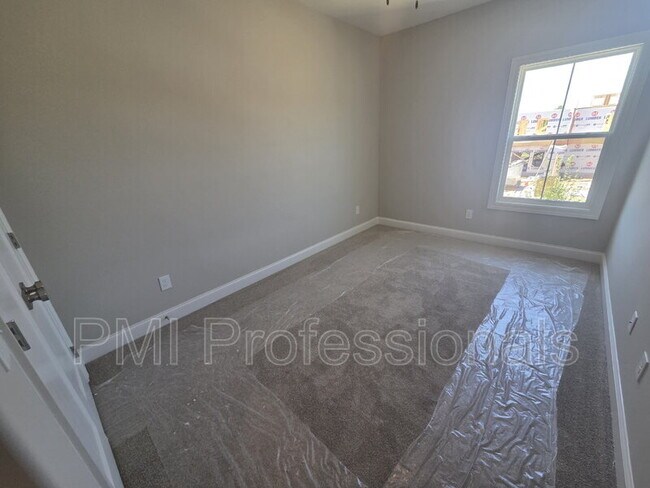 Building Photo - 1337 Rebecca Johns Dr