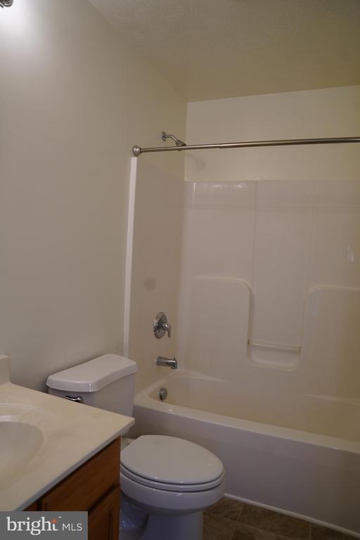 Building Photo - 104 Basin Dr