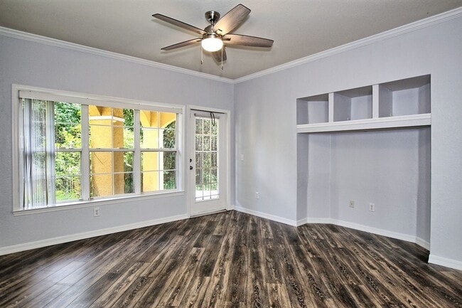 Building Photo - 2 bedroom/2 bath, 1st floor unit with a 1-car garage!