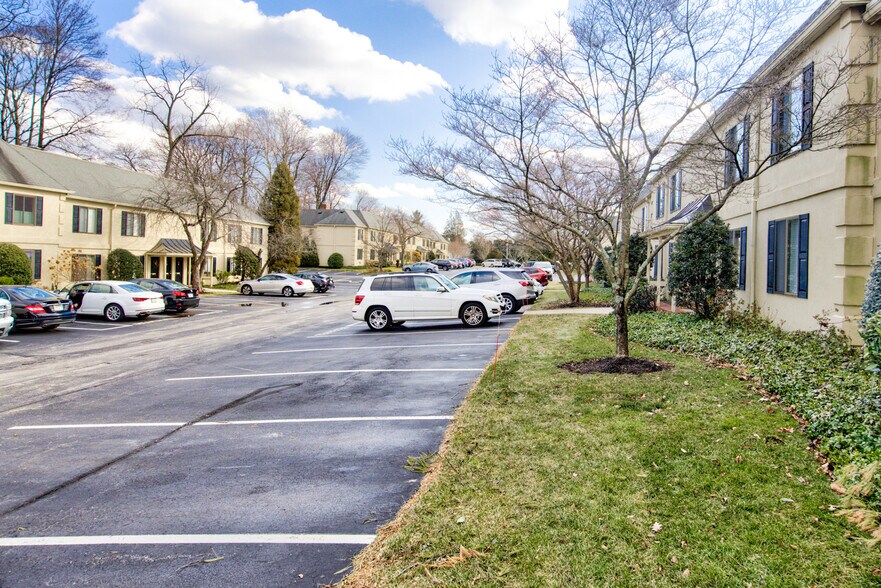 Building Photo - 411 W Conestoga Rd