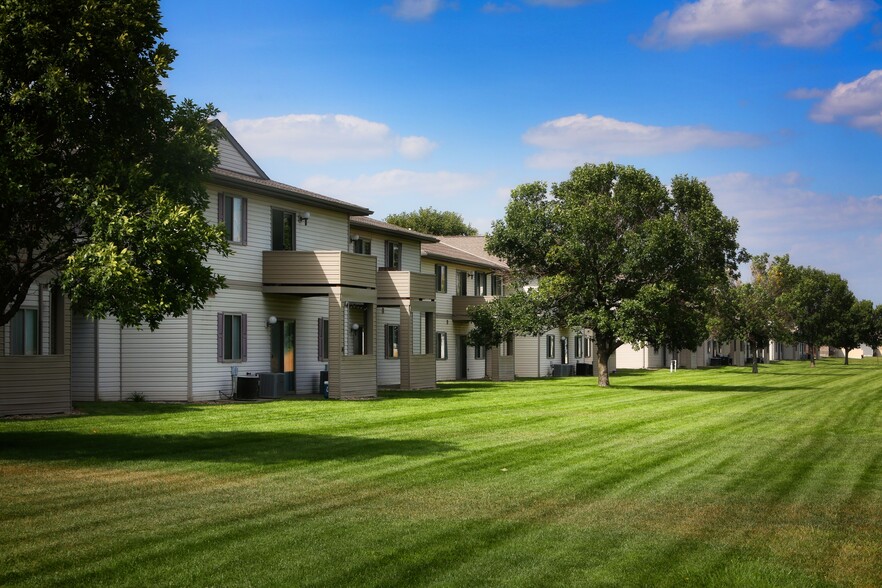 Primary Photo - Autumn Park Apartments