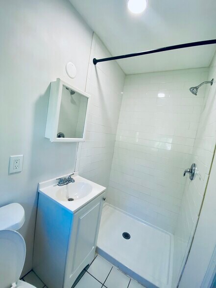 Building Photo - 17 Aldrich St