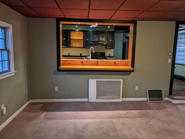 Building Photo - Spacious 4 Bed 2.5 Bath Home