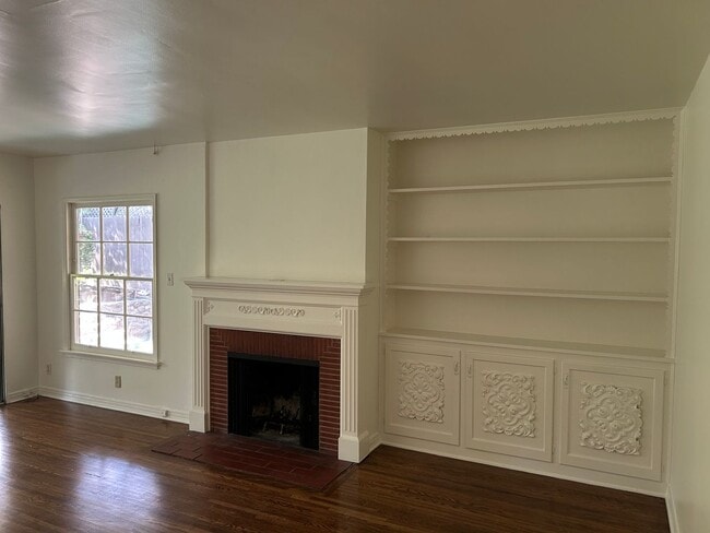 Building Photo - Rare Nostalgic Vintage 2Bedroom Home