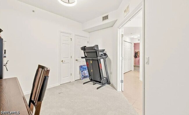 Building Photo - 1315 Henley St
