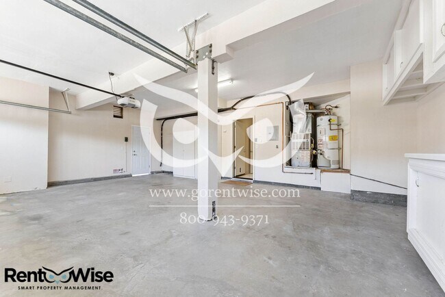 Building Photo - 406 Grenadine Way