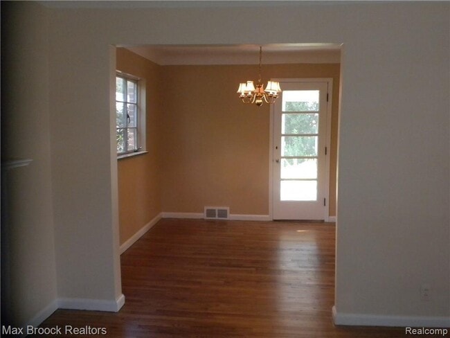 Building Photo - 1711 Villa Rd