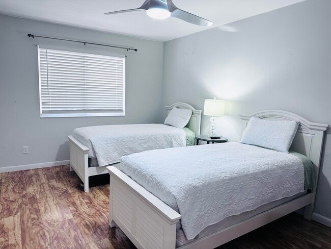 Building Photo - 353 S US Hwy 1