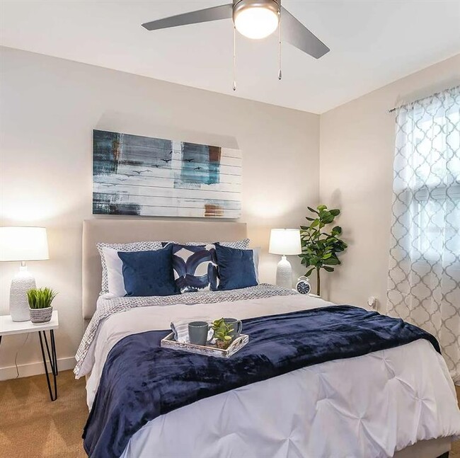 Building Photo - 415 E Pine St