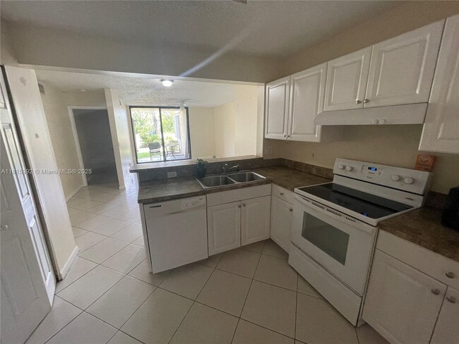 Building Photo - 5661 Riverside Dr