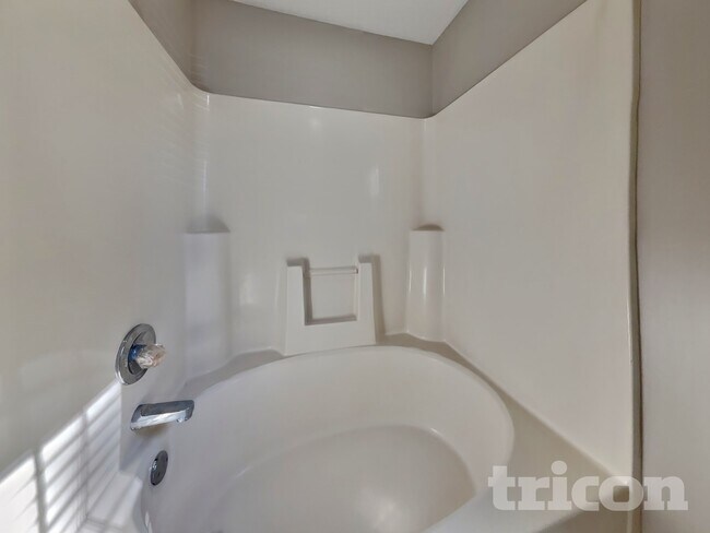 Building Photo - 2028 Ballston Pl