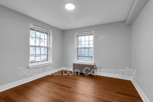 Building Photo - 20 E Morris Ave