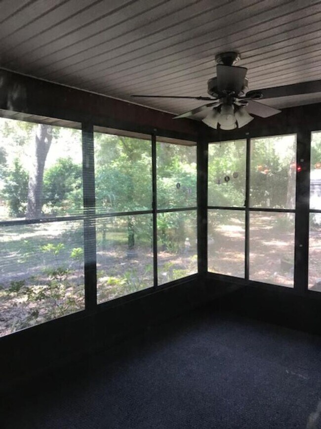 Building Photo - Charming 3/2 Home in Citrus Springs – Fenc...