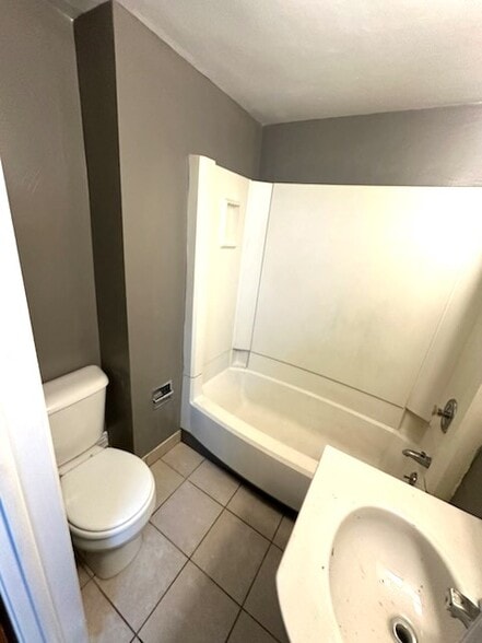 Building Photo - 2911 Cochran St