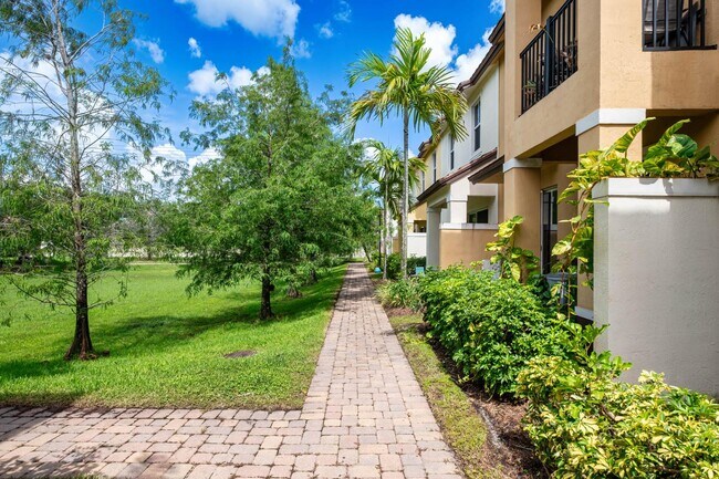 Building Photo - 7651 NW 88 Terrace