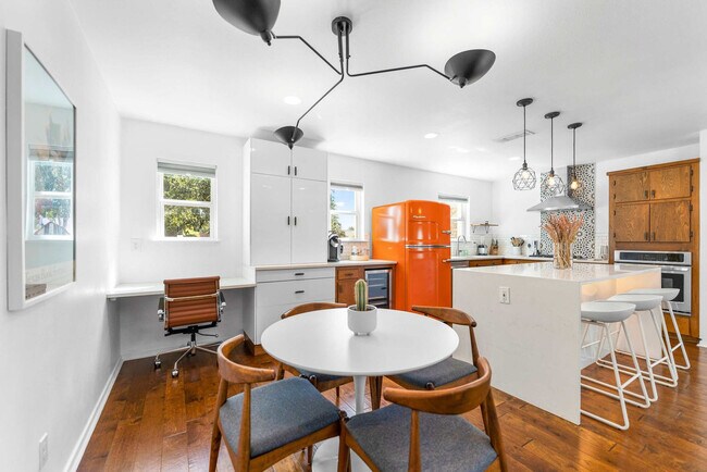 Building Photo - 11502 Oak Knoll Dr