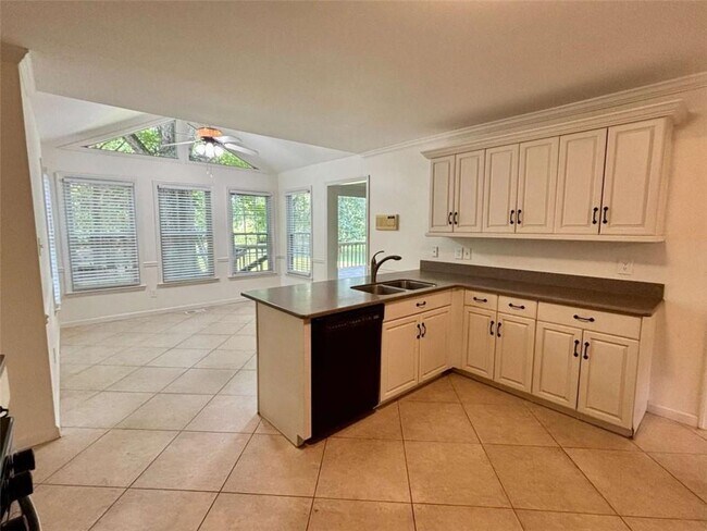 Building Photo - 4160 Creekwood Dr