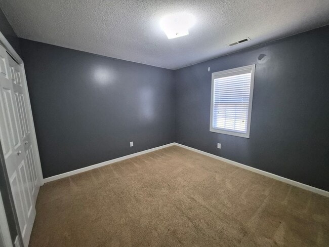 Building Photo - 305 Rack Ln