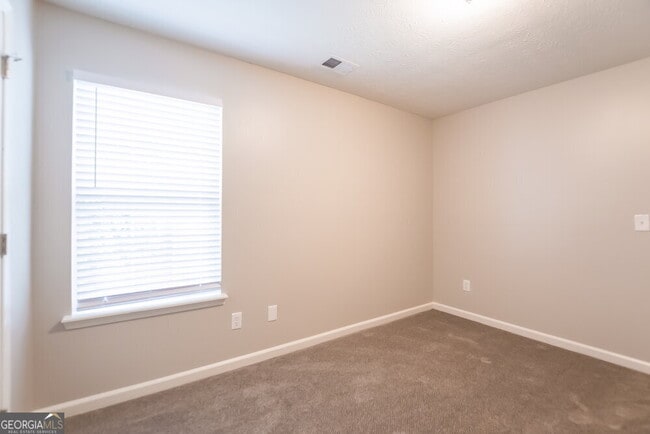 Building Photo - 4801 Lake Park Terrace