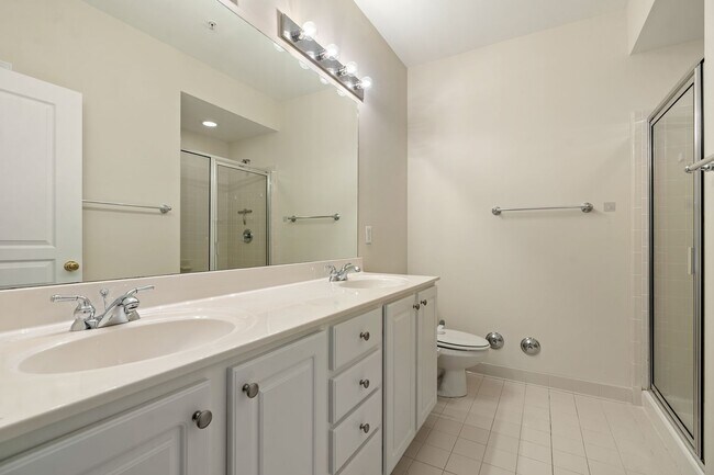 Building Photo - Ground Level 2-bed, 2-bath Condo in Provid...