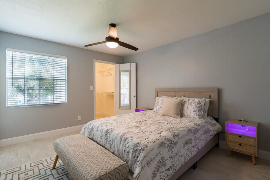 Building Photo - 650 Island Club Dr