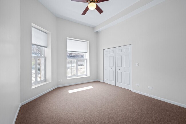 Building Photo - 4545 S Drexel Blvd