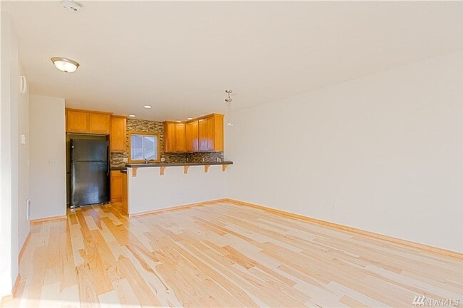 Primary Photo - Charming 3-Story townhome located near Hig...