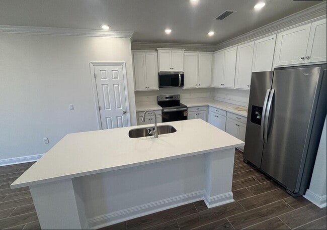 Building Photo - 45 Splendor Run