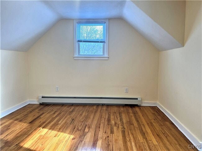 Building Photo - 5 Beechwood Rd
