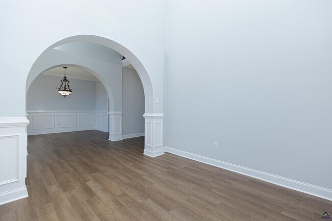 Building Photo - 100 Montview Way