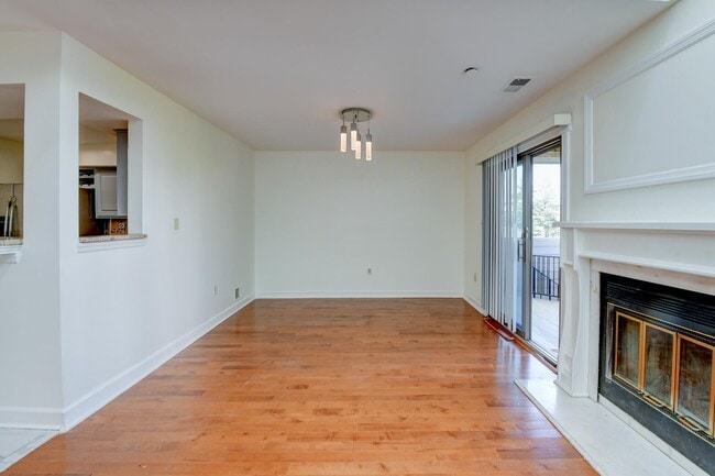 Building Photo - 816 Topsail Ln